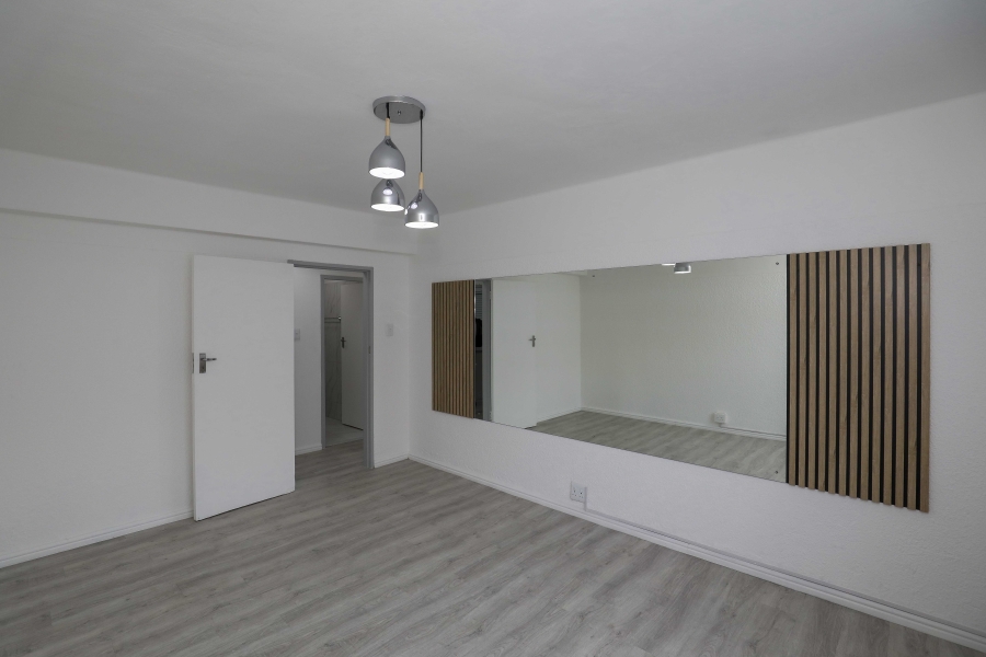 2 Bedroom Property for Sale in Woodstock Western Cape